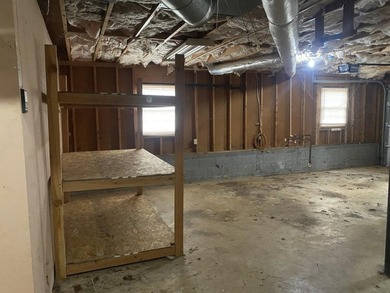 Bring your vision to this true fixer-upper in the established - photo 38