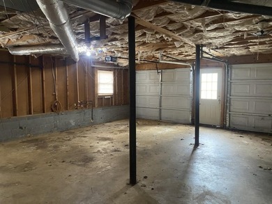 Bring your vision to this true fixer-upper in the established - photo 39