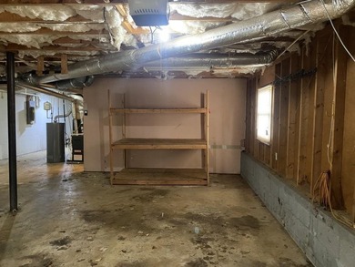 Bring your vision to this true fixer-upper in the established - photo 41