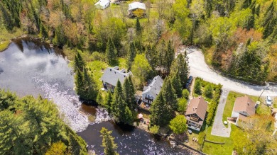 Lake Home For Sale in Sainte-Agathe-Des-Monts,