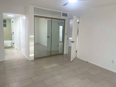 1/1.5 home with modern kitchen and bathrooms, tasteful decor - photo 2