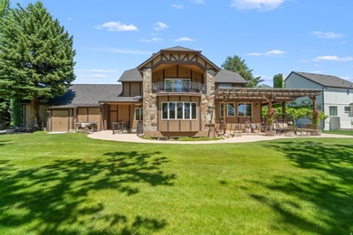 Nestled in the prestigious and highly sought-after Hidden Oaks - photo 6