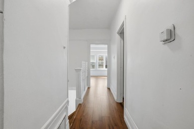 Ideally located near the University of San Francisco and the - photo 10