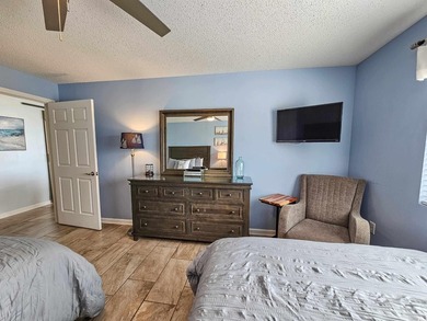 LUXURY ON A LOW FLOOR! This residence was completely remodeled - photo 32