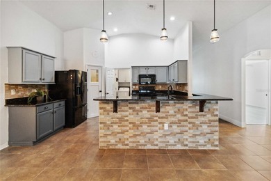 Beautiful 3-bedroom, 2-bathroom pool home with over 2000 square - photo 4
