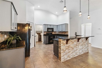Beautiful 3-bedroom, 2-bathroom pool home with over 2000 square - photo 5