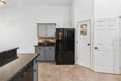 Beautiful 3-bedroom, 2-bathroom pool home with over 2000 square - photo 8