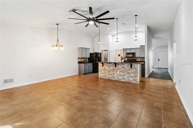 Beautiful 3-bedroom, 2-bathroom pool home with over 2000 square - photo 9