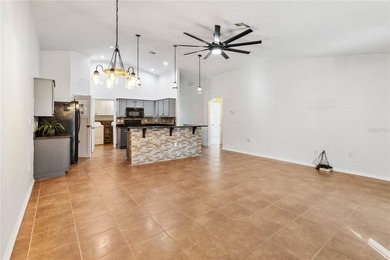 Beautiful 3-bedroom, 2-bathroom pool home with over 2000 square - photo 10