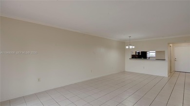 Beautifully 2 Bed/ 2 Bathroom apartment on the 4th floor, with a