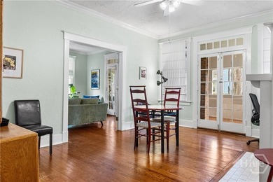 Built in 1923 with traditional craftsmanship, this classic - photo 8