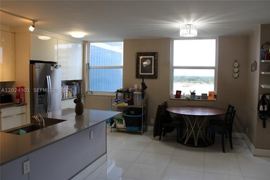 Come view this spacious 2 bedroom 2 bathroom corner unit condo - photo 14