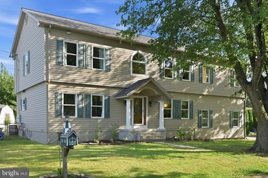 Enjoy breathtaking water views and sunsets over Stoney Creek - photo 2