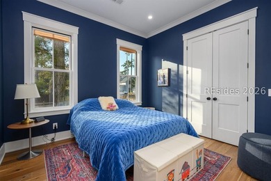 Enjoying expansive park views from its wide front porch, 139 - photo 24
