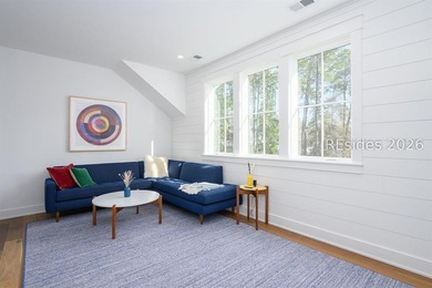 Enjoying expansive park views from its wide front porch, 139 - photo 31