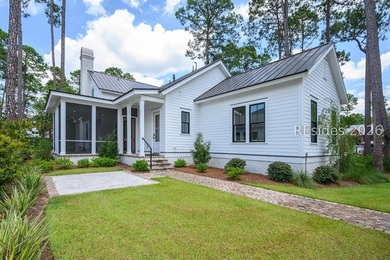Enjoying expansive park views from its wide front porch, 139 - photo 39