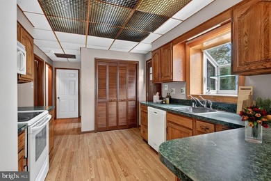 Welcome to this impressive 4,300-square-foot waterfront - photo 5