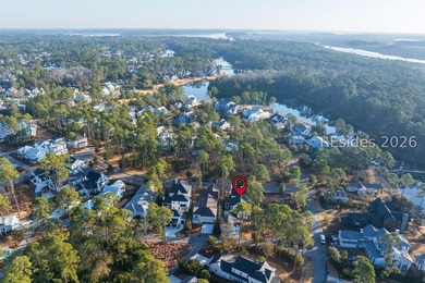 Enjoying expansive park views from its wide front porch, 139 - photo 46