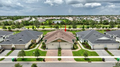 Better than new! This professionally upgraded, move-in-ready - photo 2
