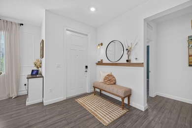 Better than new! This professionally upgraded, move-in-ready - photo 4