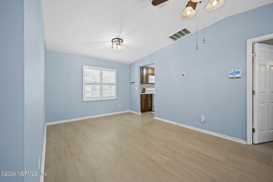 **Back on the market due to the buyer losing financing right - photo 8