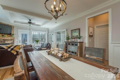 Charming and Spacious, 3 Bed/3 Bath Craftsman Home in Beautiful - photo 17
