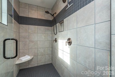 Charming and Spacious, 3 Bed/3 Bath Craftsman Home in Beautiful - photo 27
