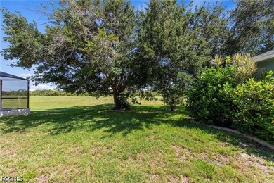 Welcome home to this beautiful turnkey 4-bedroom, 2-bath home - photo 38