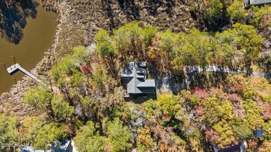 Beautiful 3-bedroom, 3-bath WATERFRONT home on two wooded lots - photo 2
