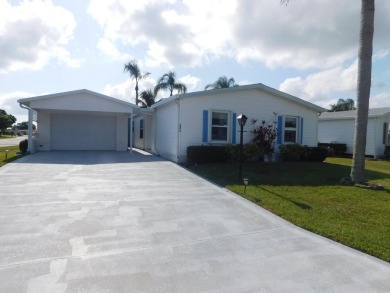 Lake Home For Sale in Port Saint Lucie, Florida