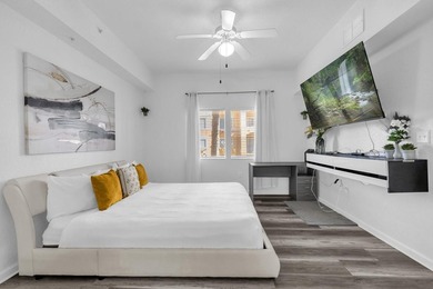 Welcome to this beautifully updated three-bedroom, two-bathroom - photo 11