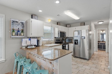 Deeded Beach Access & unbeatable Destin location make this - photo 12
