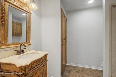 Welcome to your own private retreat in the highly desirable - photo 14