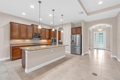 Welcome to life in Victoria Hills, where golf course views - photo 5