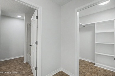 Welcome to your own private retreat in the highly desirable - photo 16