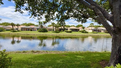 Beautifully maintained Oakmont model offering 3 bedrooms, 2 - photo 16
