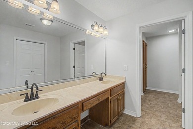 Welcome to your own private retreat in the highly desirable - photo 17