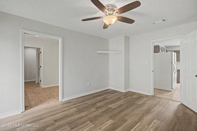 Welcome to your own private retreat in the highly desirable - photo 19