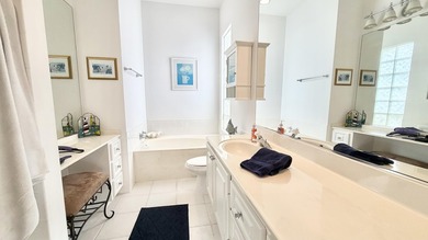 Beautifully maintained Oakmont model offering 3 bedrooms, 2 - photo 20