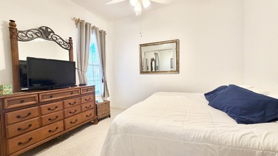Beautifully maintained Oakmont model offering 3 bedrooms, 2 - photo 23