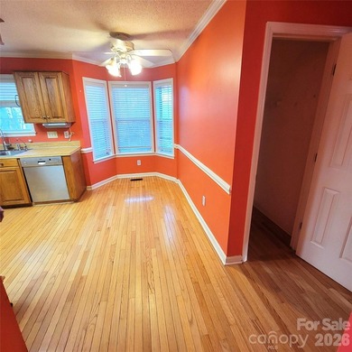 **PRICE REDUCED $100,000 FOR QUICK CLOSING!**Highly sought after - photo 10