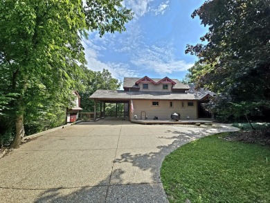 STUNNING CUSTOM-BUILT TIMBER FRAME HOME ON LOST LAKE - Lake Home For Sale in Dixon, Illinois