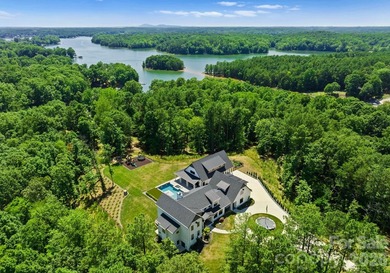 Masterfully Crafted 7,934 SF Home on 10.9 Waterfront Acres with - photo 10