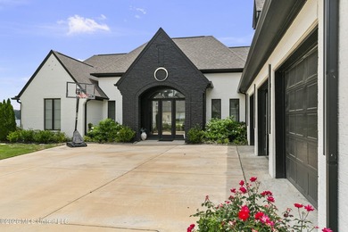 Experience luxury waterfront living in this stunning - photo 2
