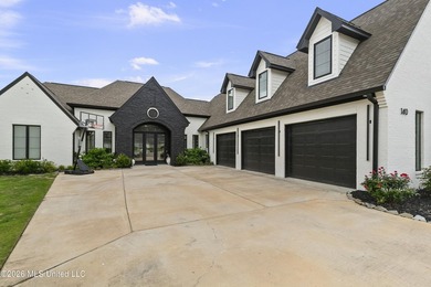 Experience luxury waterfront living in this stunning - photo 4