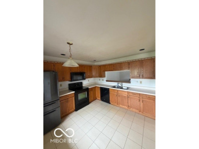 WHISPERING PONDS - This open concept 1,126 square foot duplex