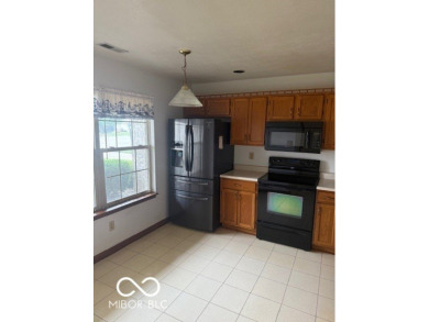 WHISPERING PONDS - This open concept 1,126 square foot duplex