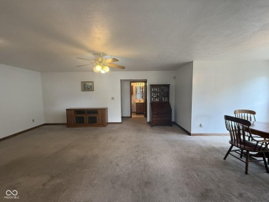 WHISPERING PONDS - This open concept 1,126 square foot duplex