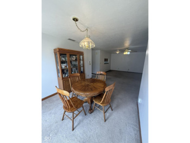 WHISPERING PONDS - This open concept 1,126 square foot duplex