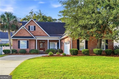 Welcome to this beautifully maintained all-brick residence - photo 2